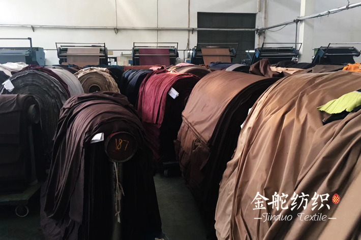 麂皮絨為什么能夠起絨？起絨方法：磨毛和拉毛介紹！