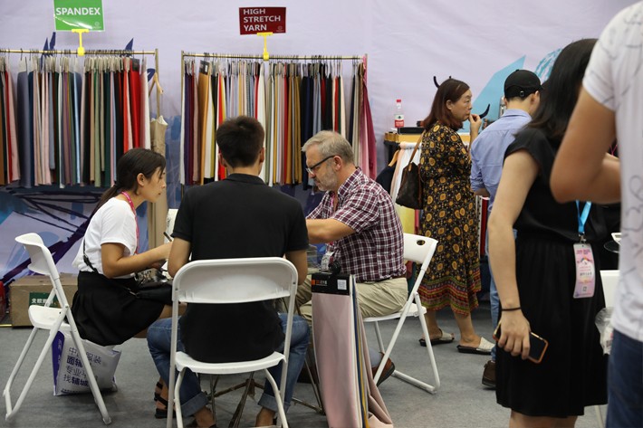 紡企積極參加展會，謀劃新出路