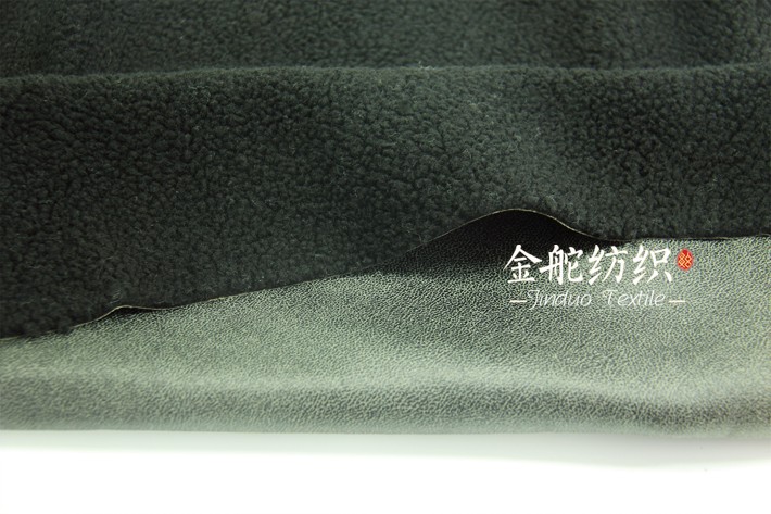 燙金皮毛一體，鹿皮絨復(fù)合羊羔毛，黑色效果圖