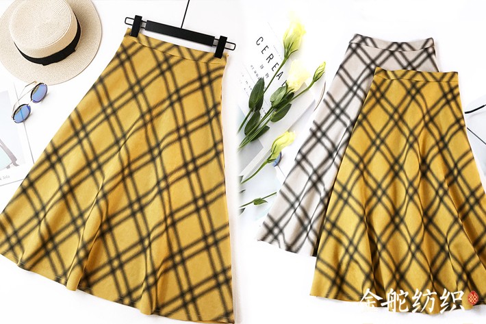 印花麂皮絨女裝A字裙成品